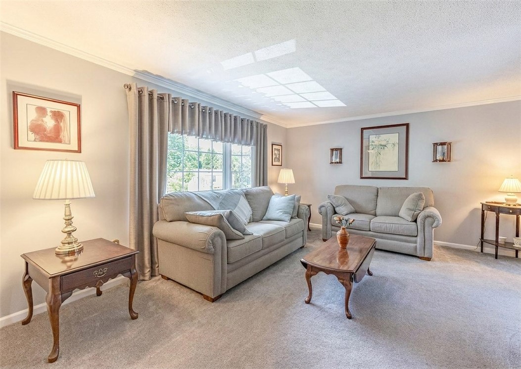 39 Forest Glen Dr