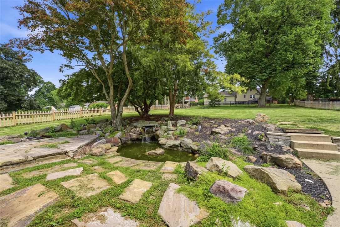 212 Morewood Rd