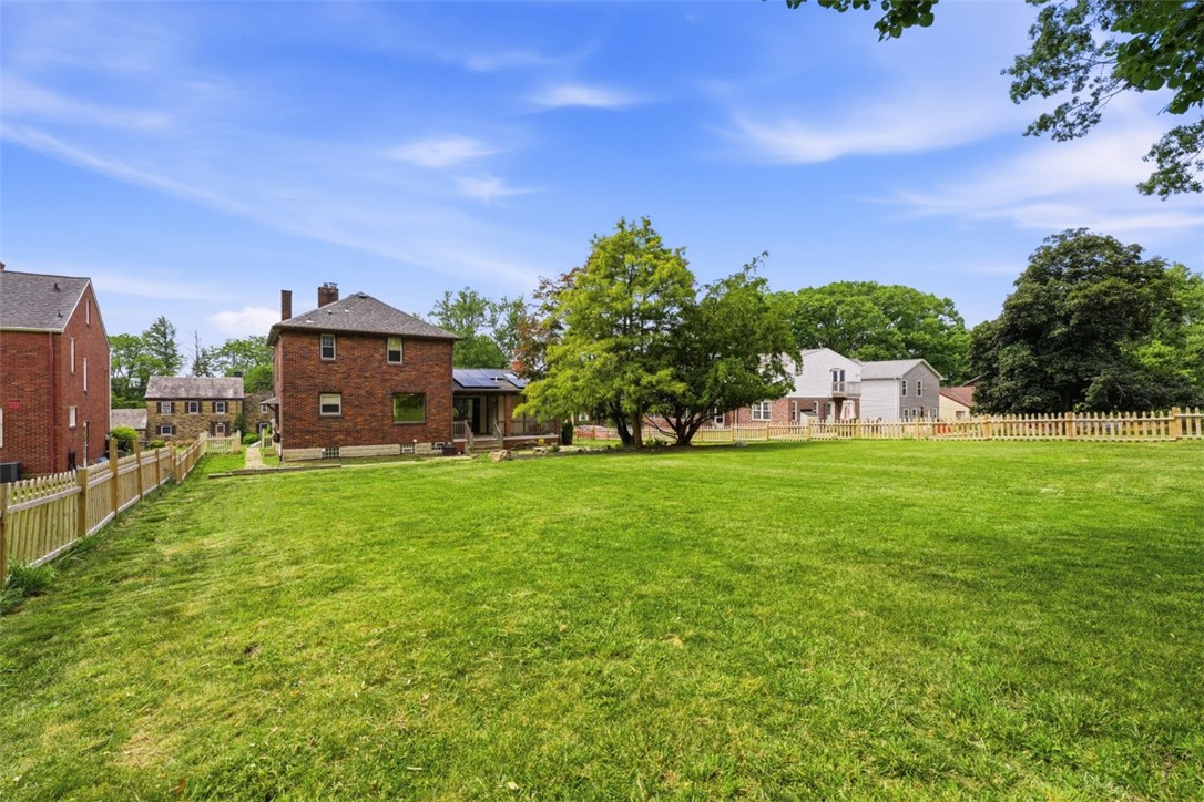 212 Morewood Rd