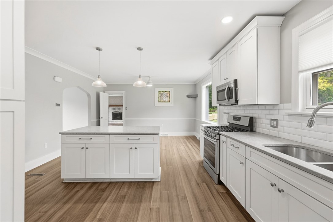212 Morewood Rd