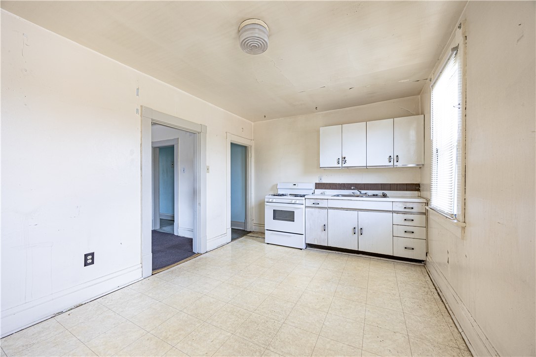 242-244 Center St