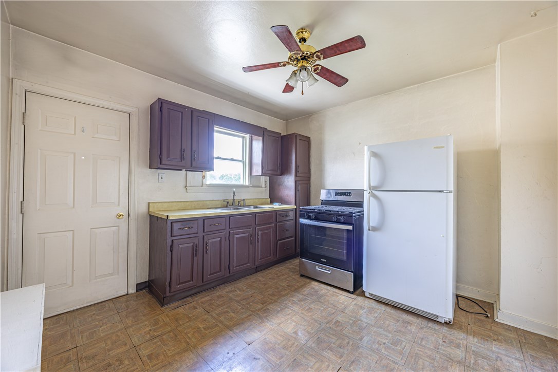 242-244 Center St