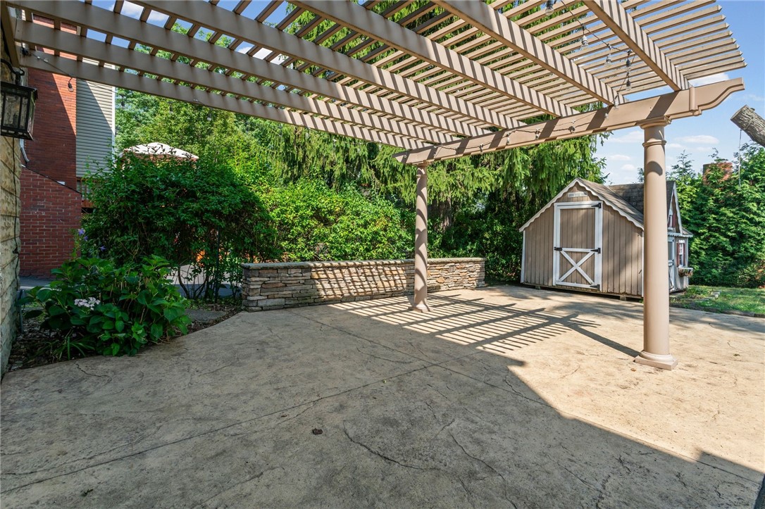 595 Kenilworth Dr
