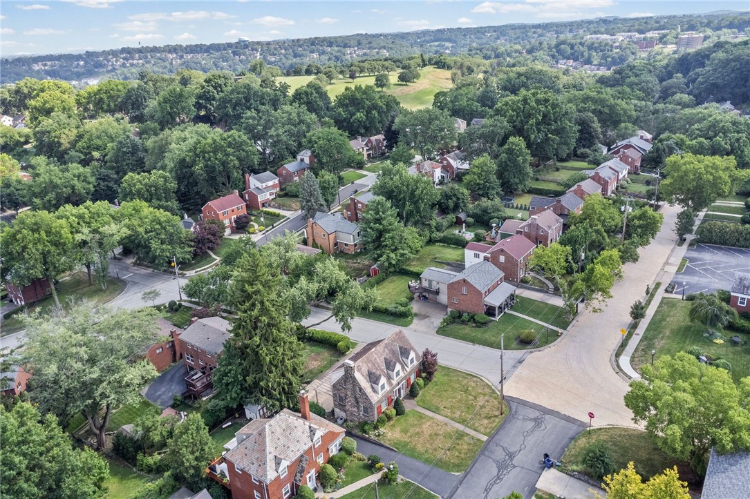 595 Kenilworth Dr