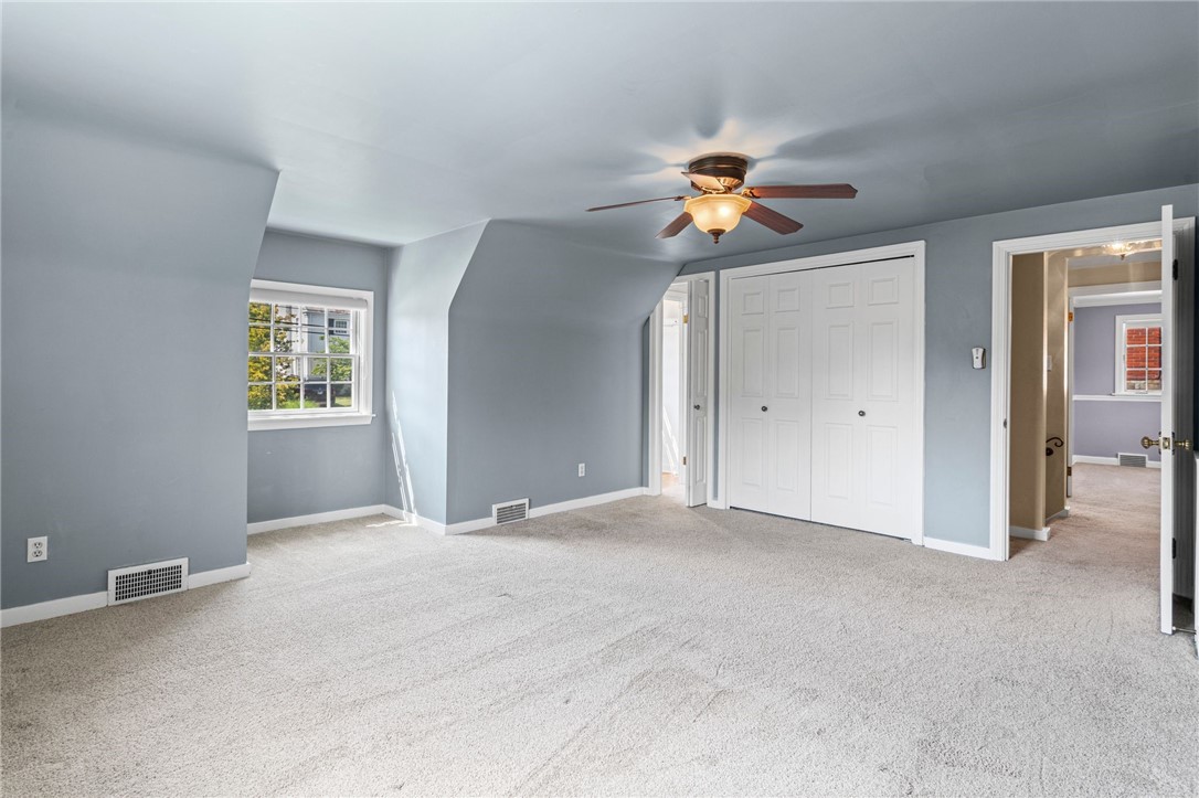 595 Kenilworth Dr