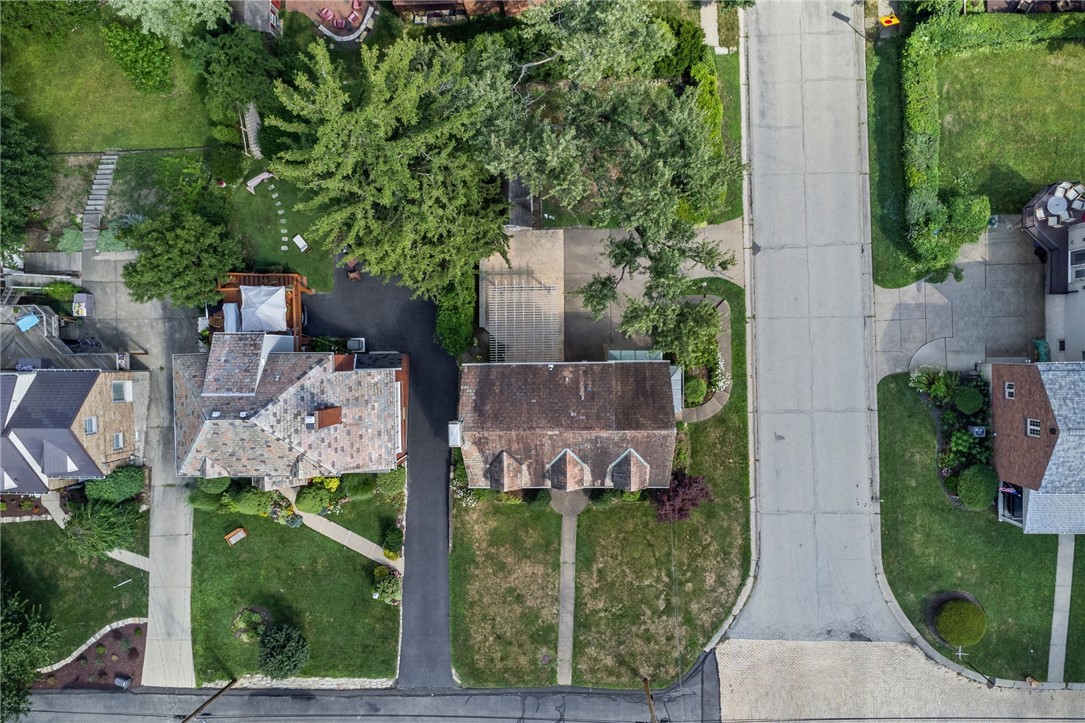 595 Kenilworth Dr