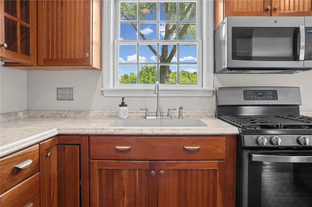 595 Kenilworth Dr