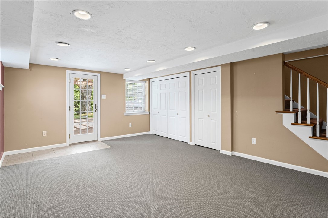 595 Kenilworth Dr