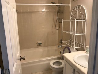 120 Lake Chateau Dr