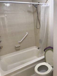 120 Lake Chateau Dr