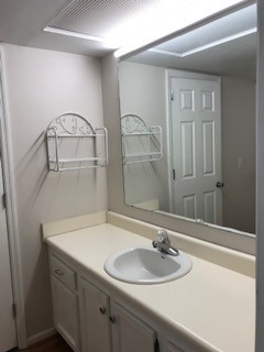 120 Lake Chateau Dr