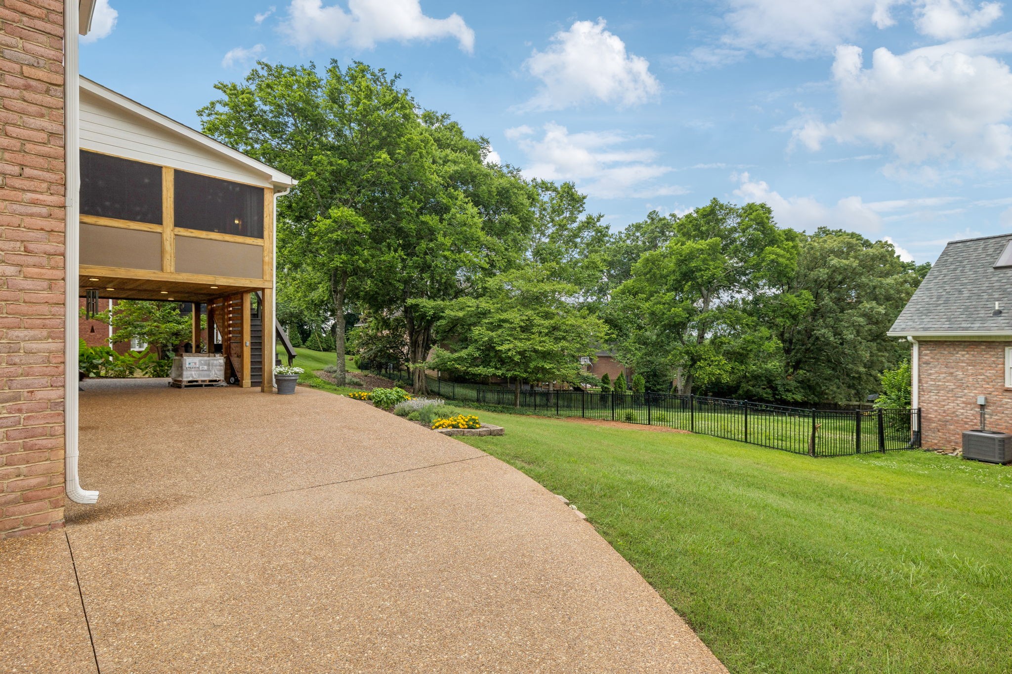 112 Merrimac Dr