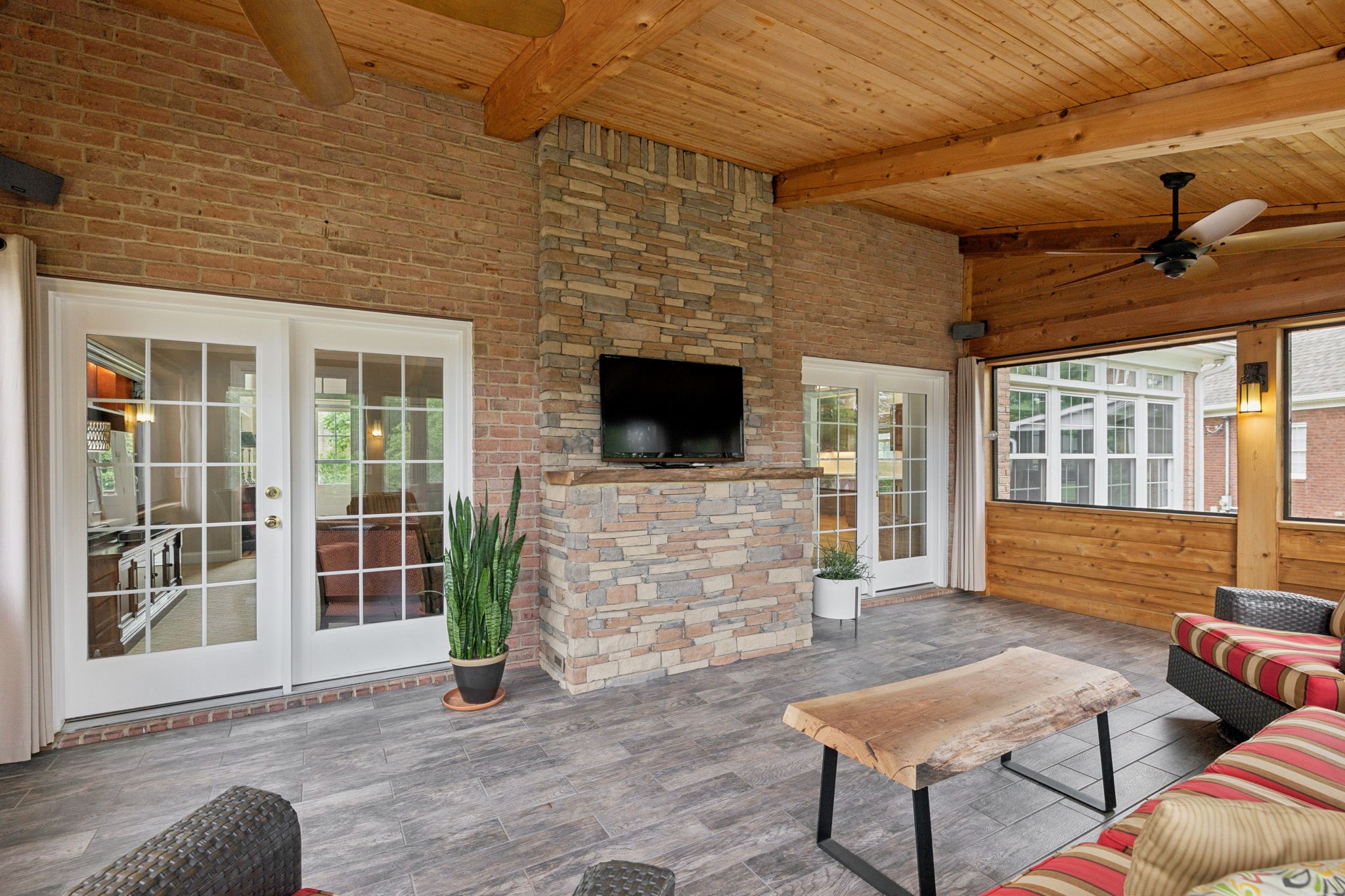 112 Merrimac Dr