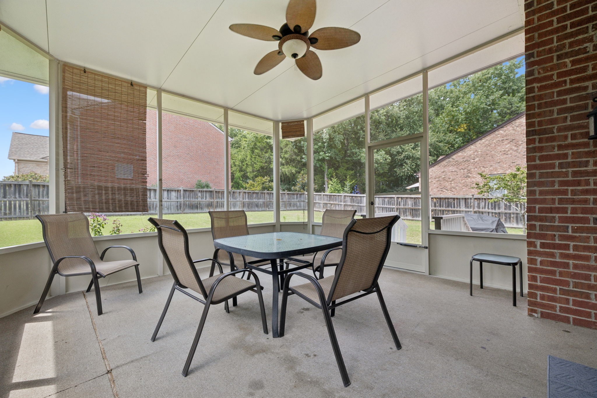 7412 Thornwood Ct