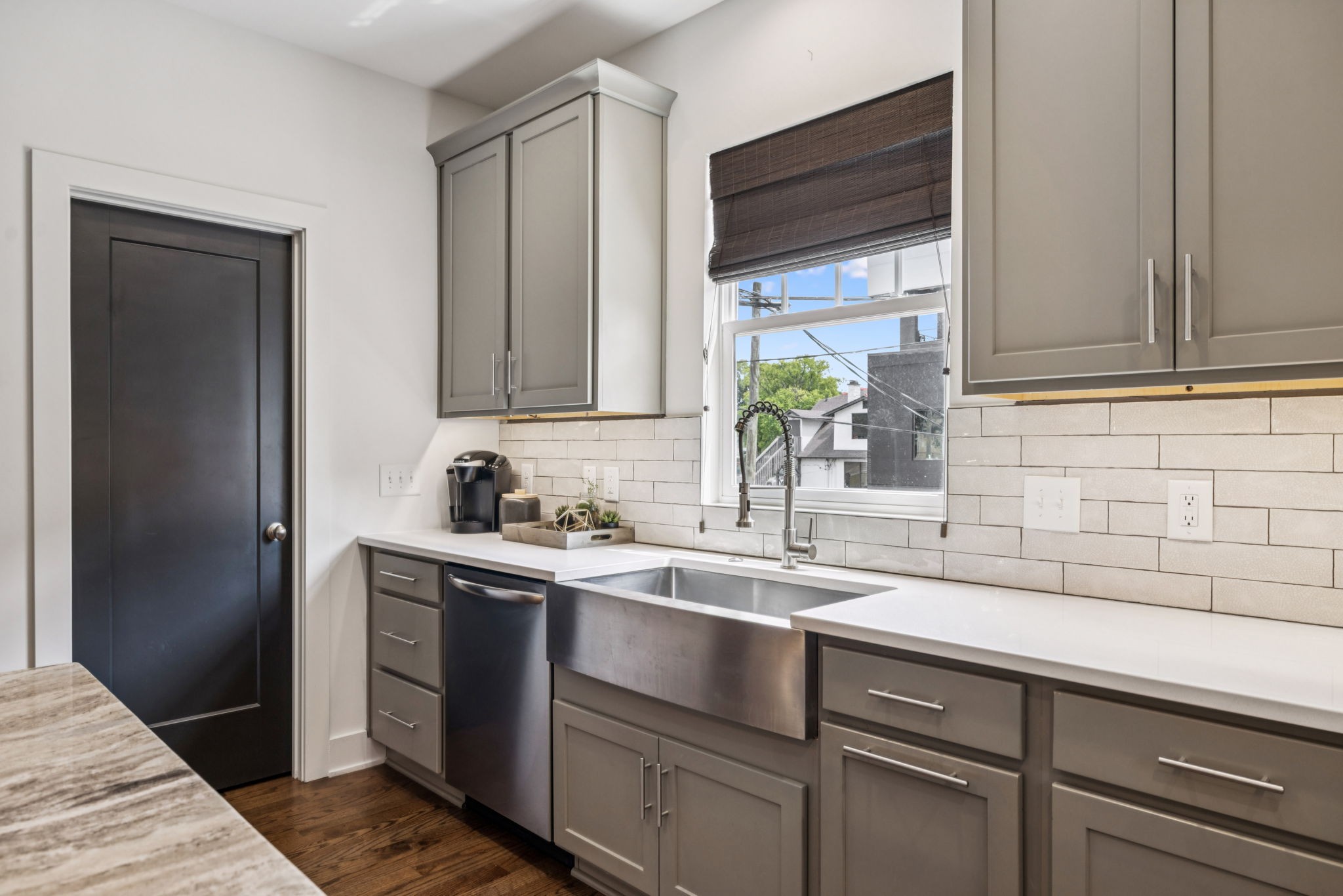 2118 Elliott Ave Unit: 10