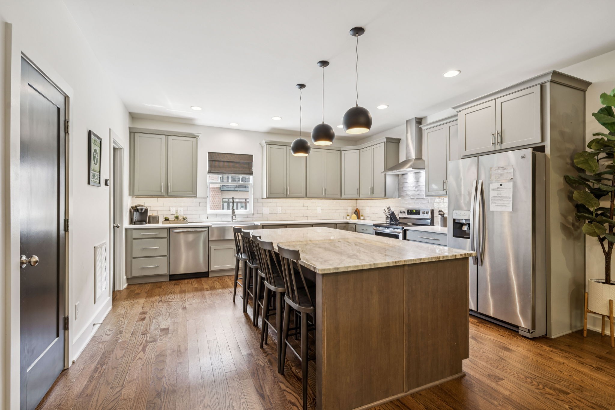 2118 Elliott Ave Unit: 10