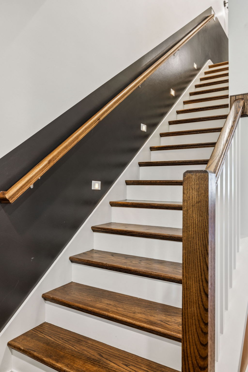 2118 Elliott Ave Unit: 10