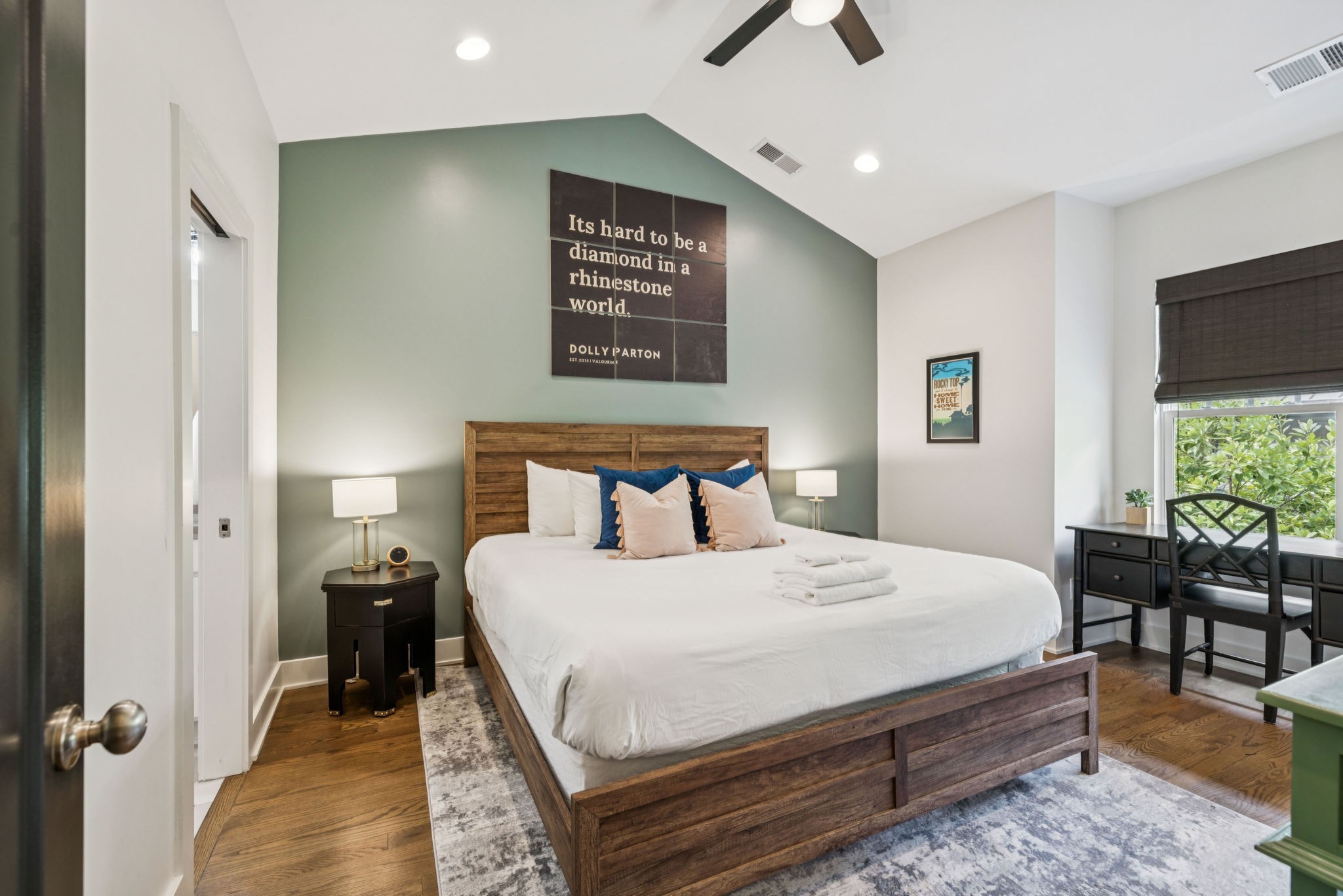 2118 Elliott Ave Unit: 10