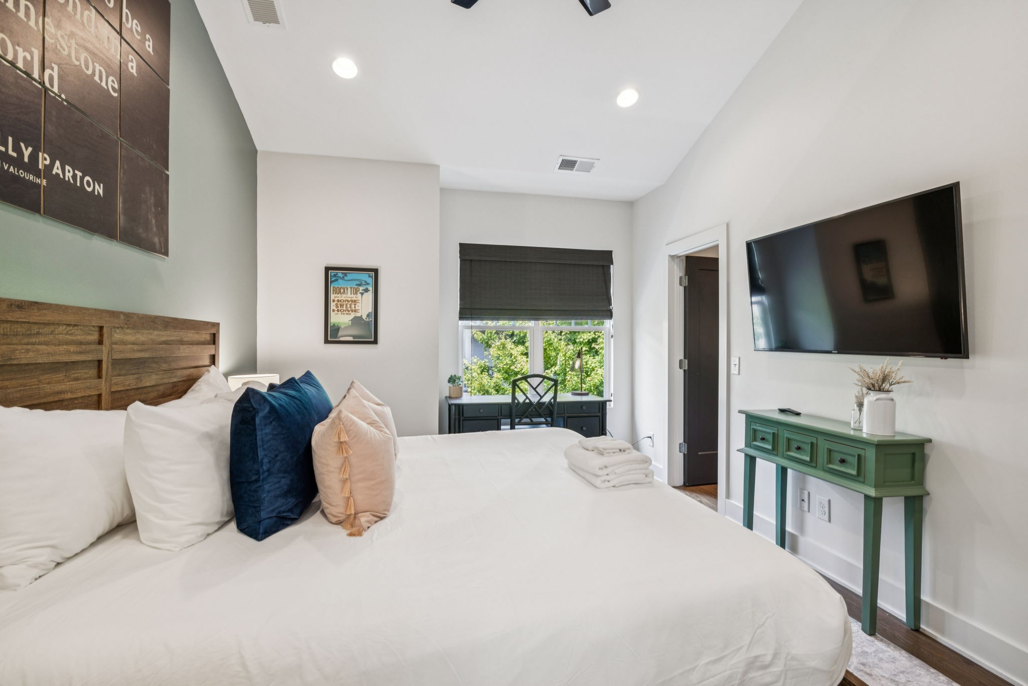 2118 Elliott Ave Unit: 10