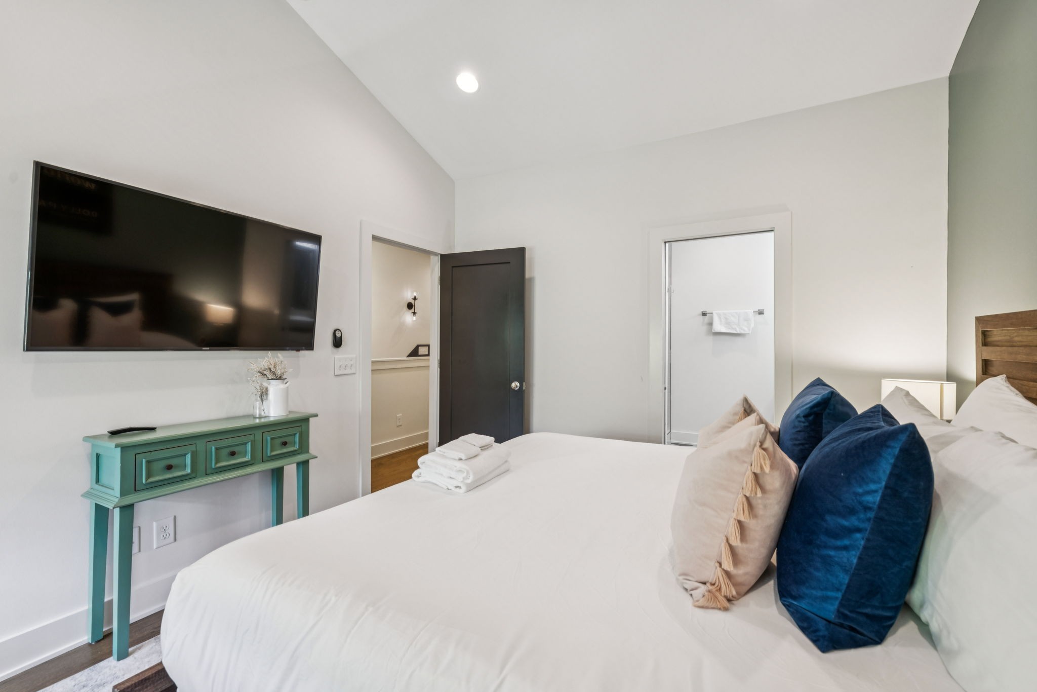 2118 Elliott Ave Unit: 10