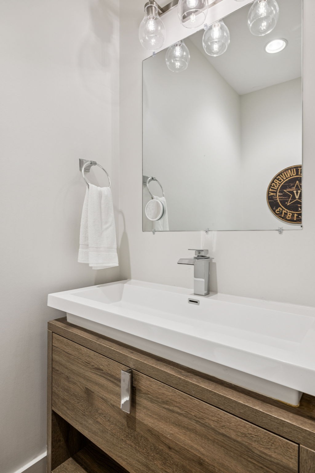 2118 Elliott Ave Unit: 10