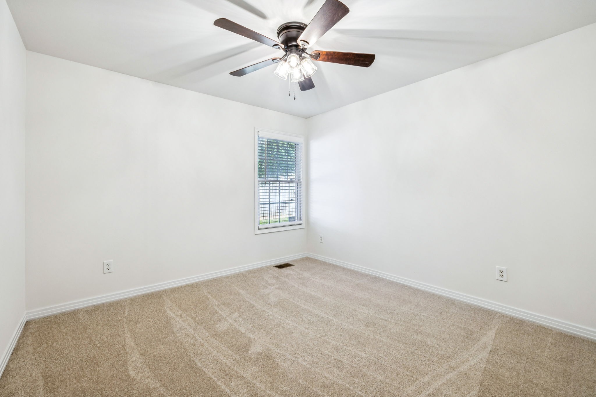 183 Brooke Castle Dr