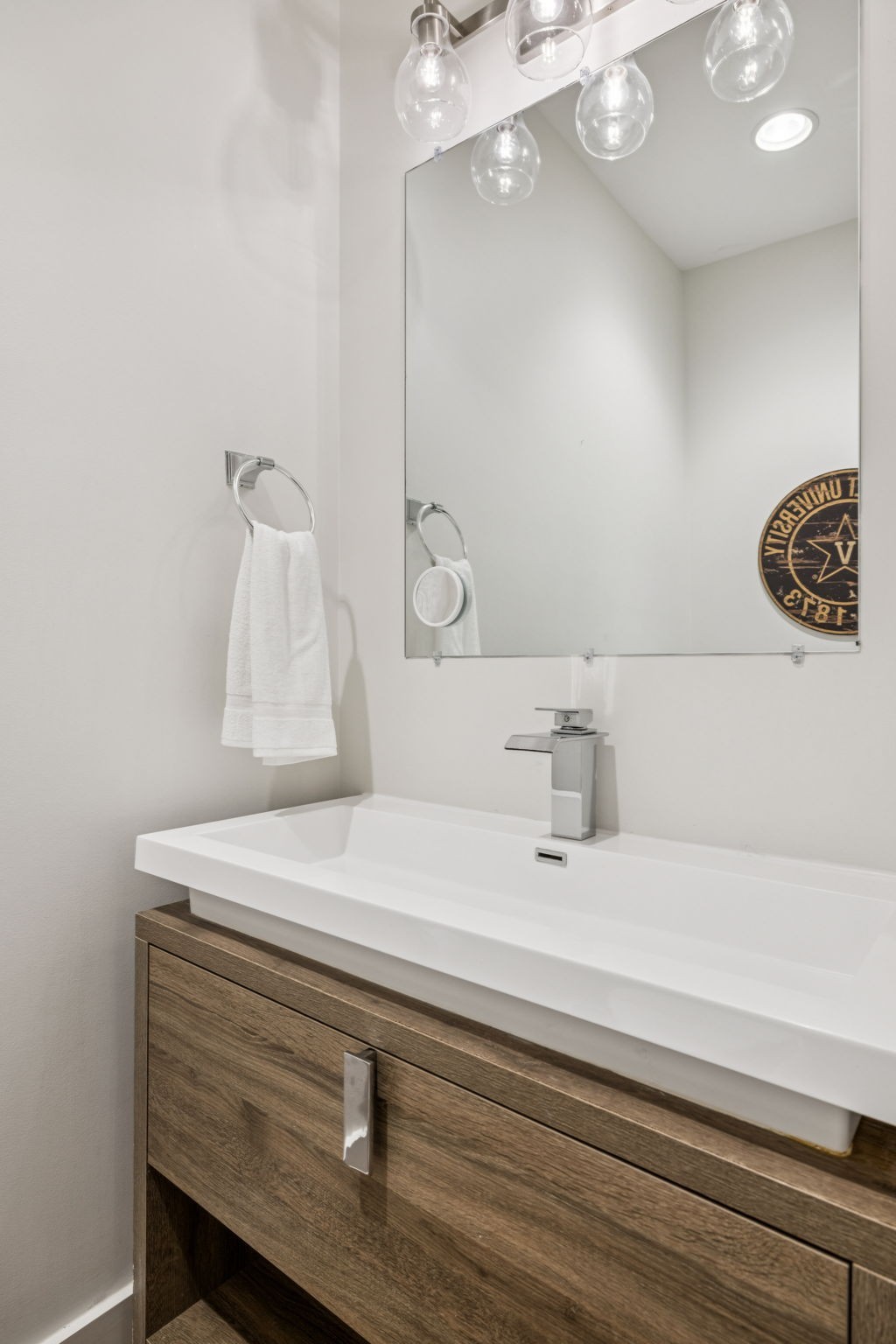 2118 Elliott Ave Unit: 10