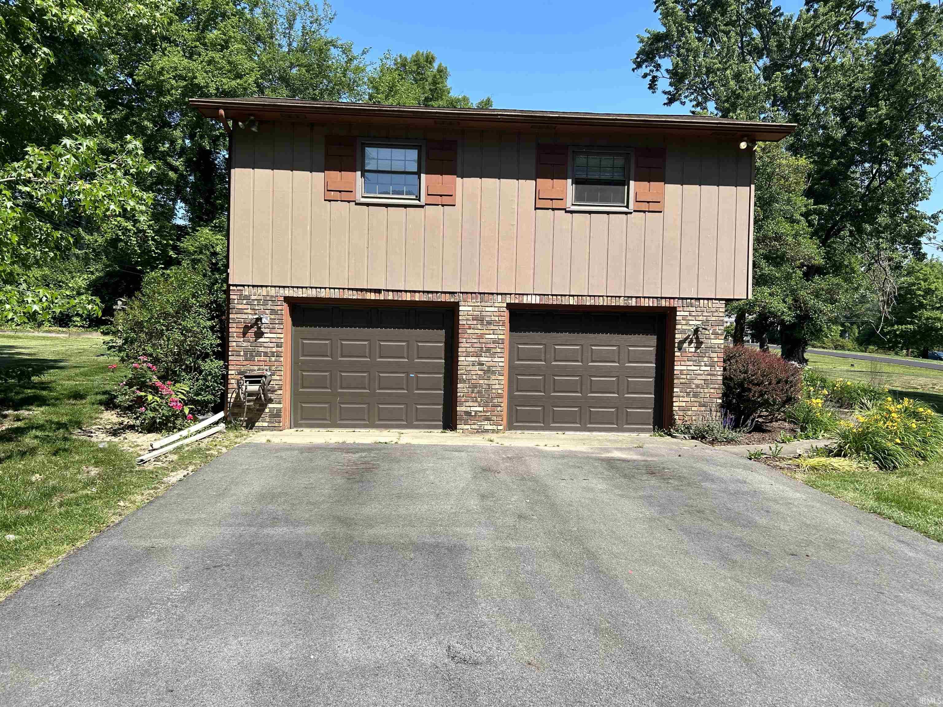 3328 Elm Lane