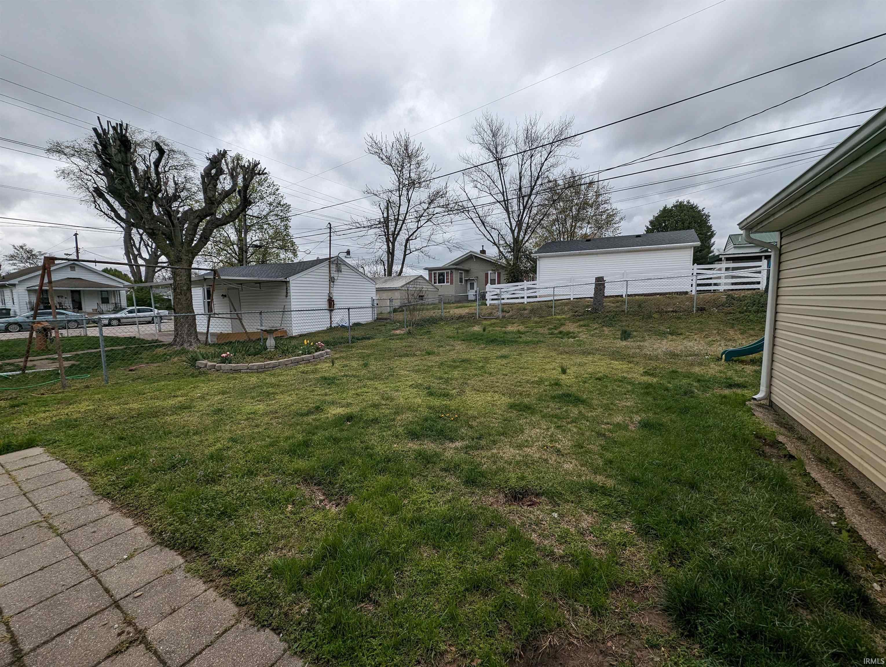 1406 E Sycamore Street