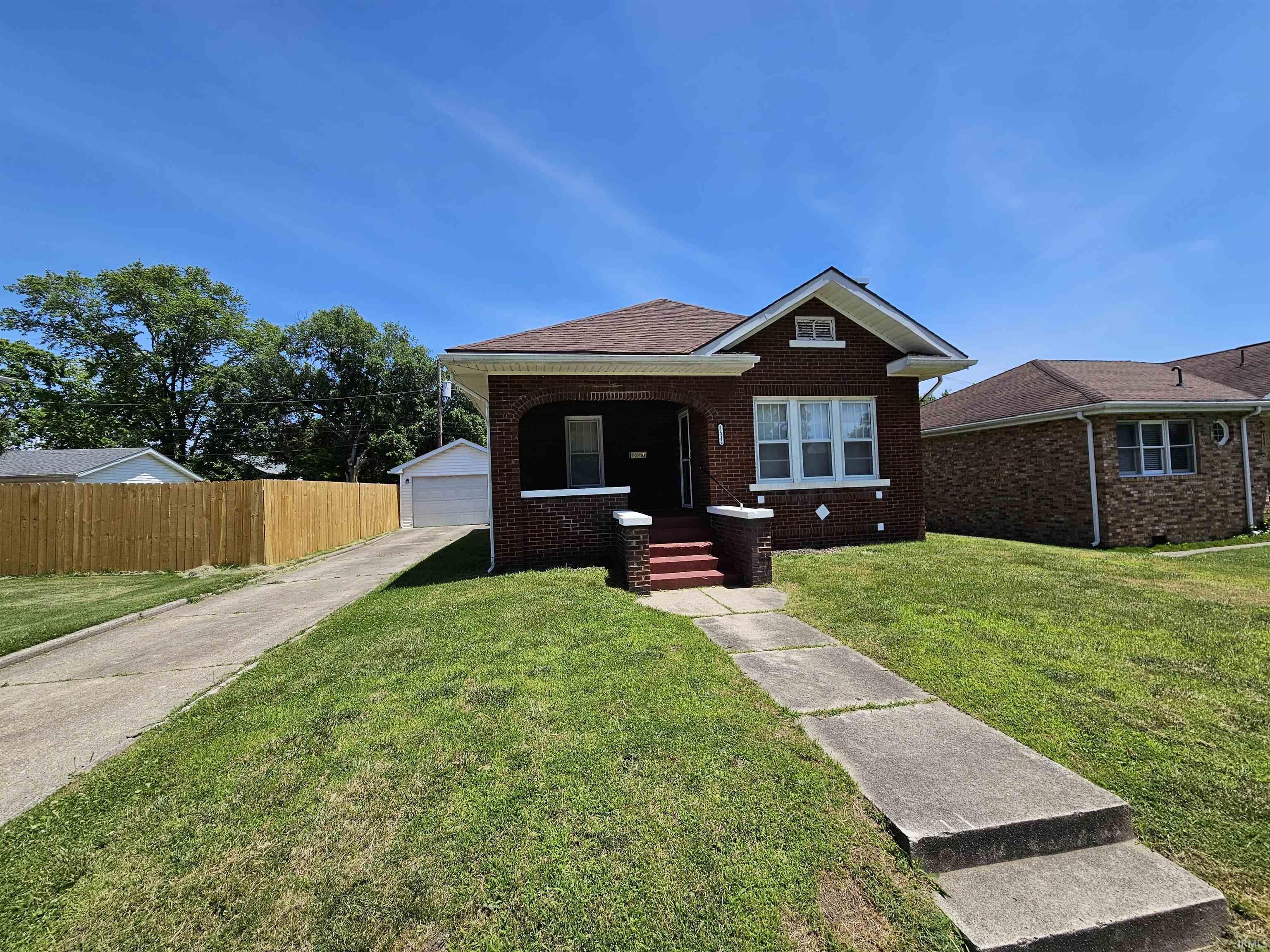 1516 E Locust Street