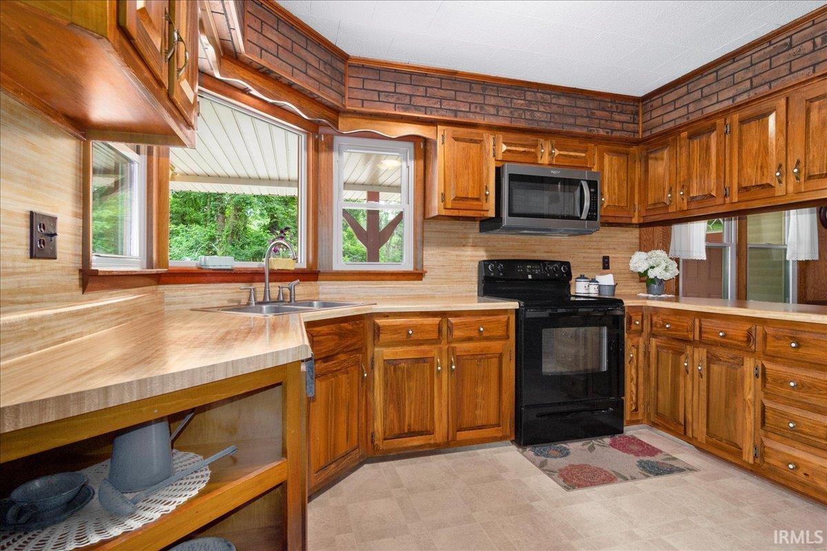 1939 N Old Petersburg Road