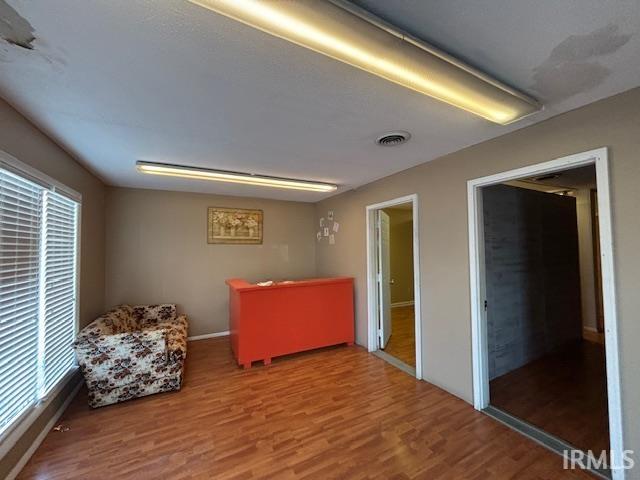 1870 Hart Street Unit: 8