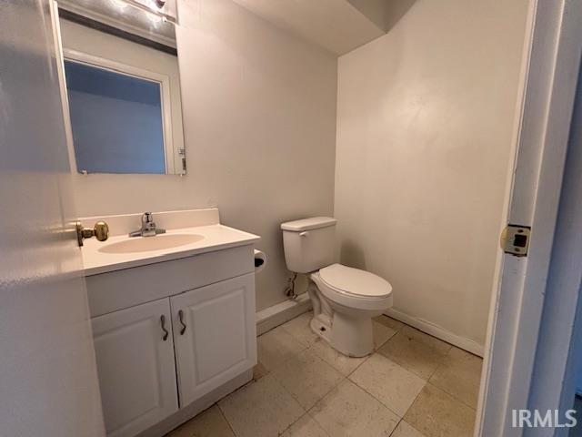 1870 Hart Street Unit: 8