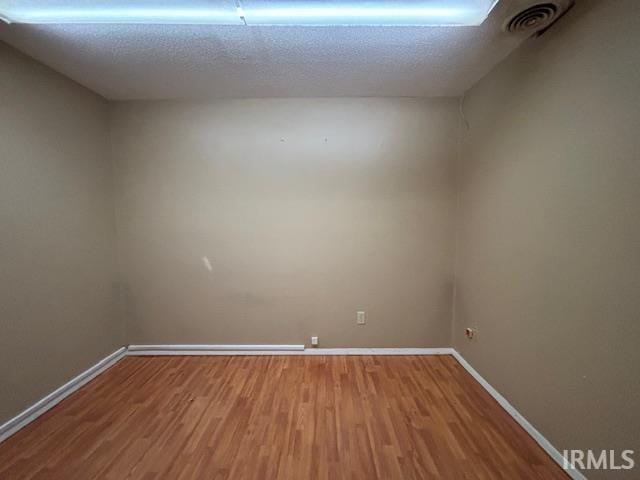 1870 Hart Street Unit: 8