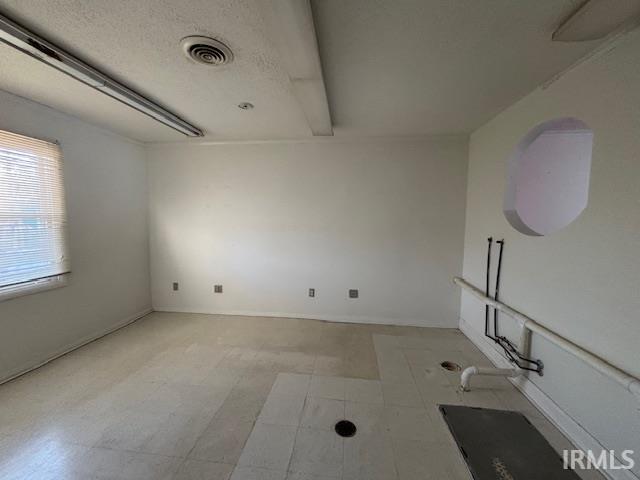 1870 Hart Street Unit: 8