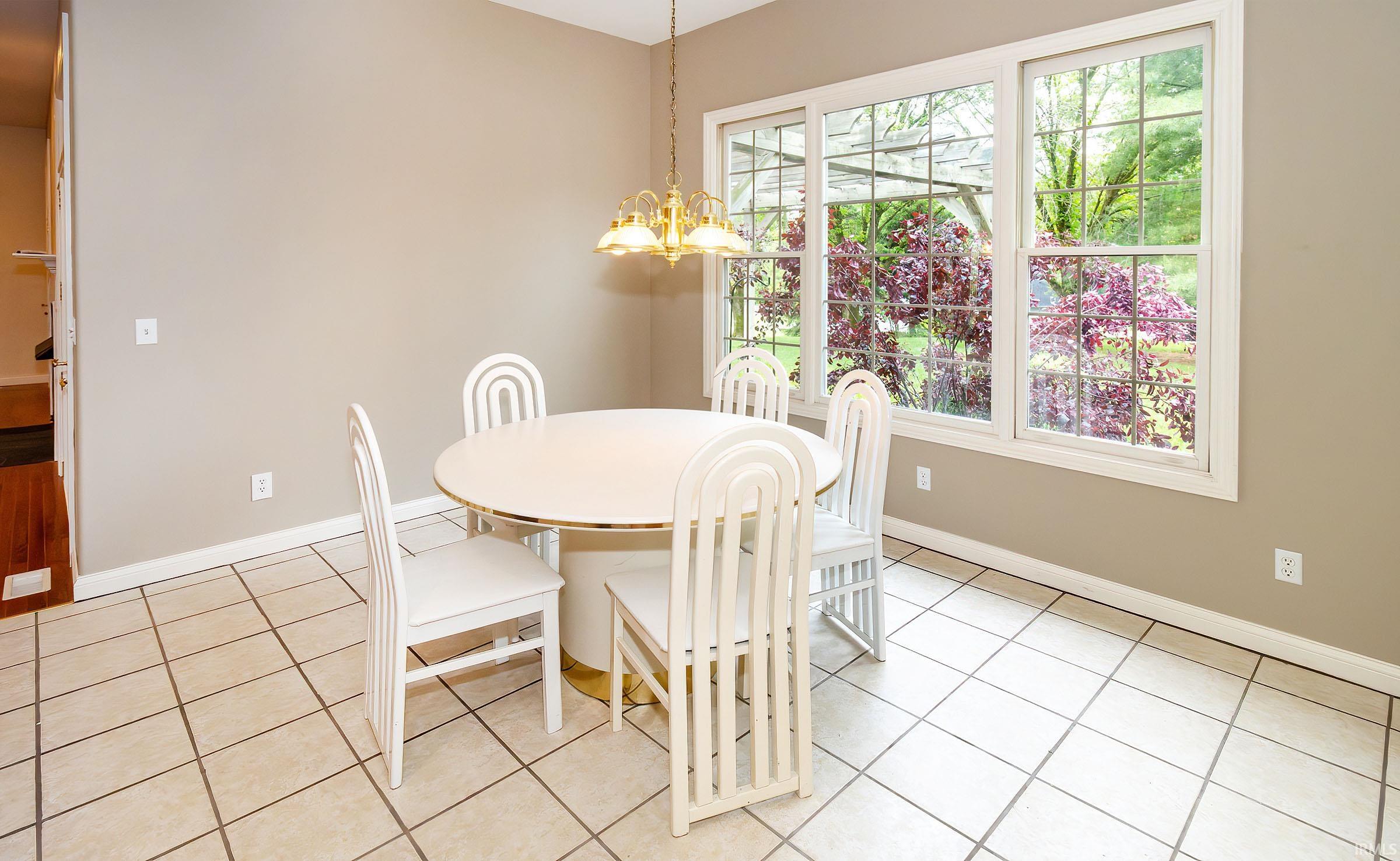 2471 N Palomino Drive