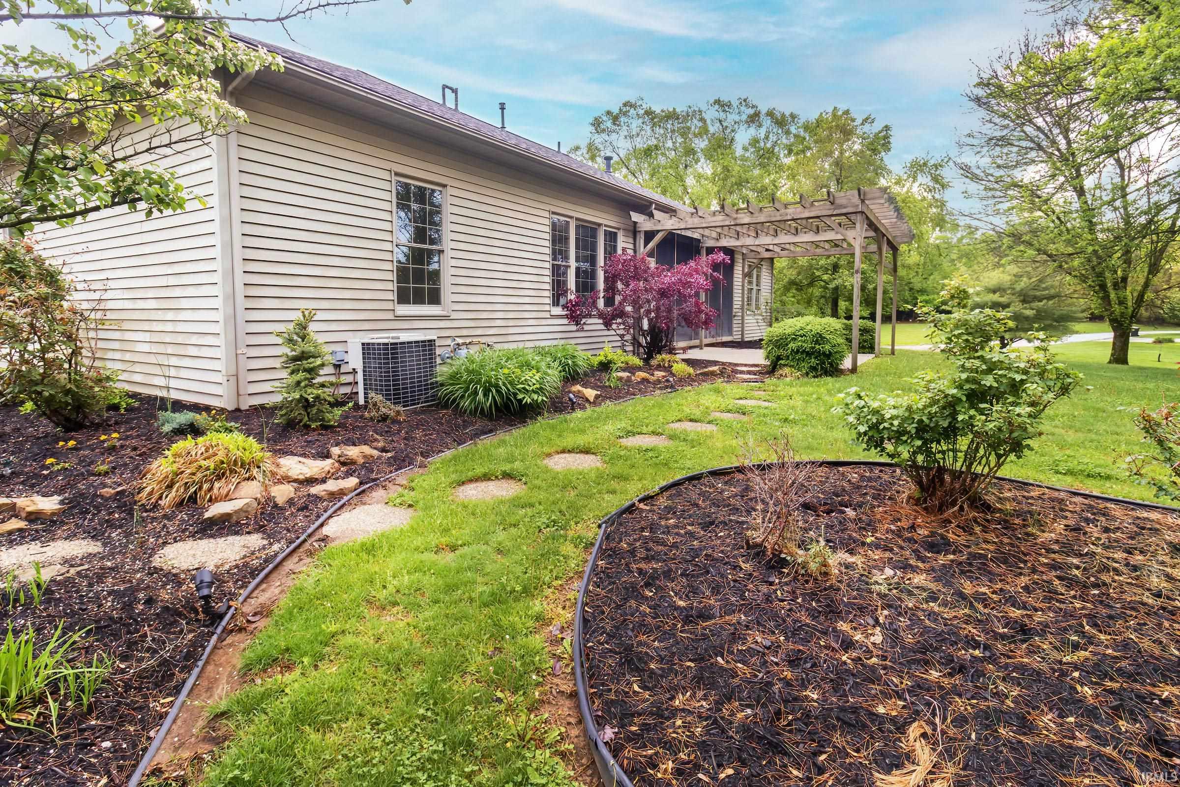 2471 N Palomino Drive