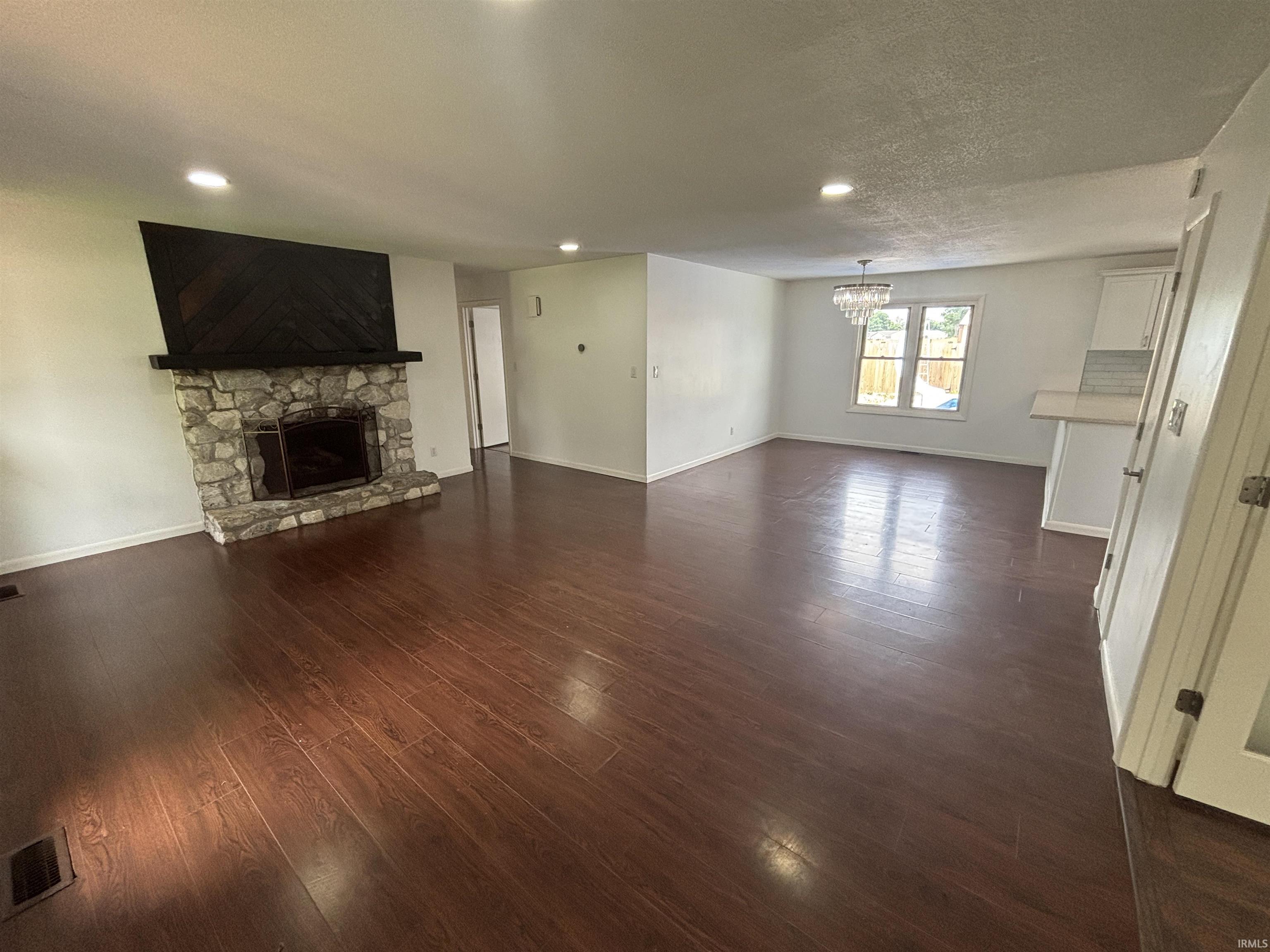1821 E Johnson Lane