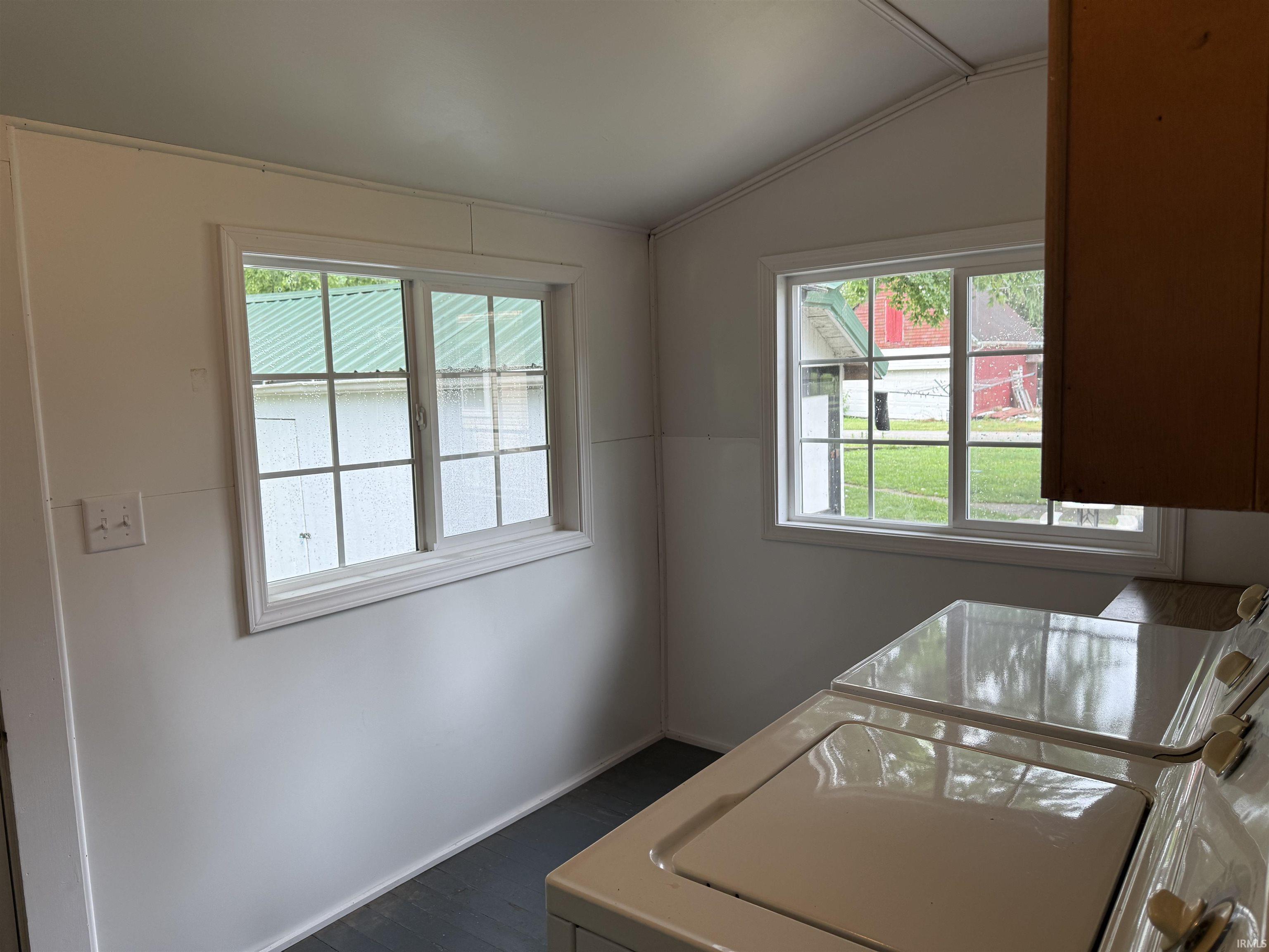 405 E College Street