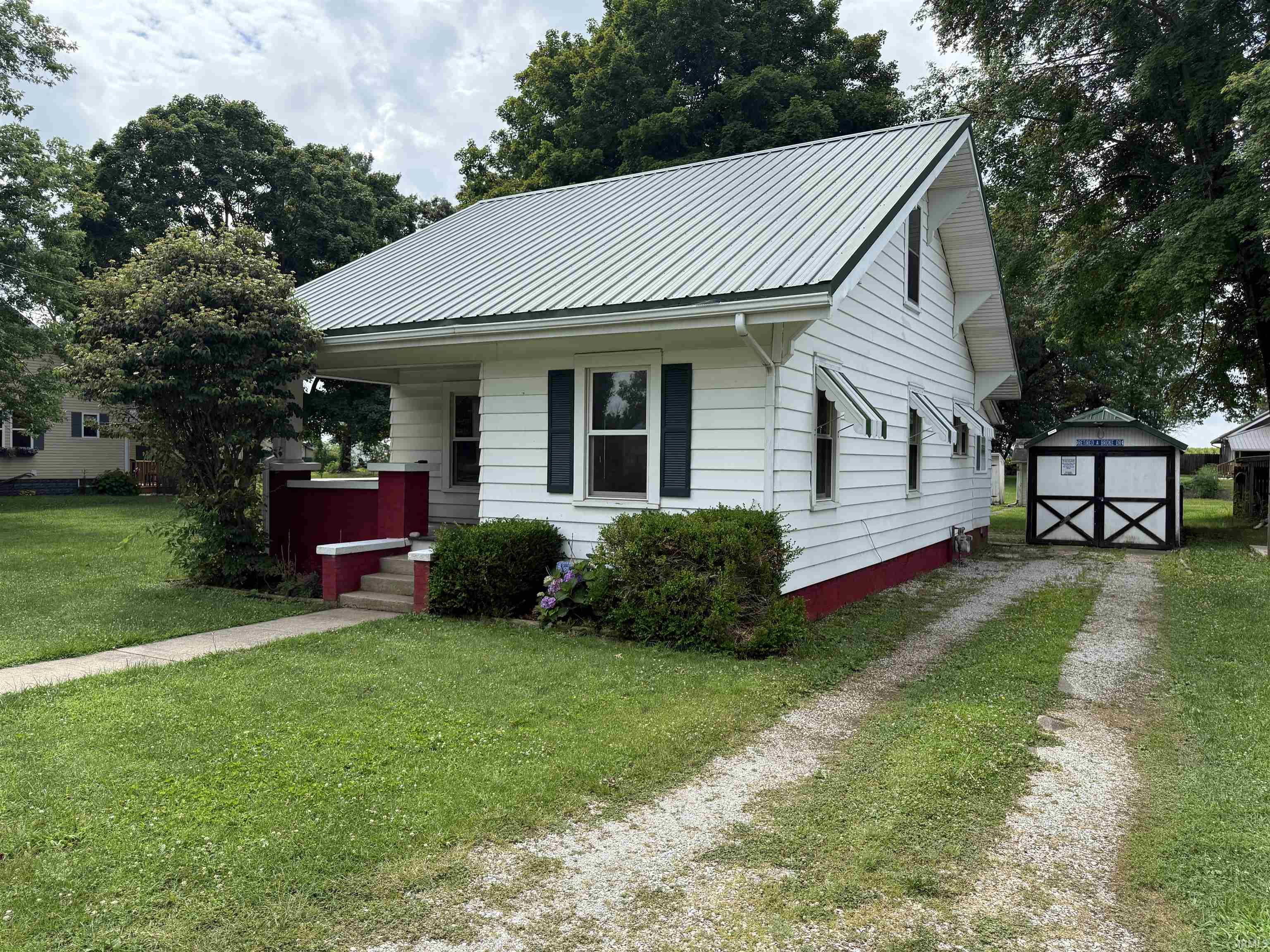 405 E College Street