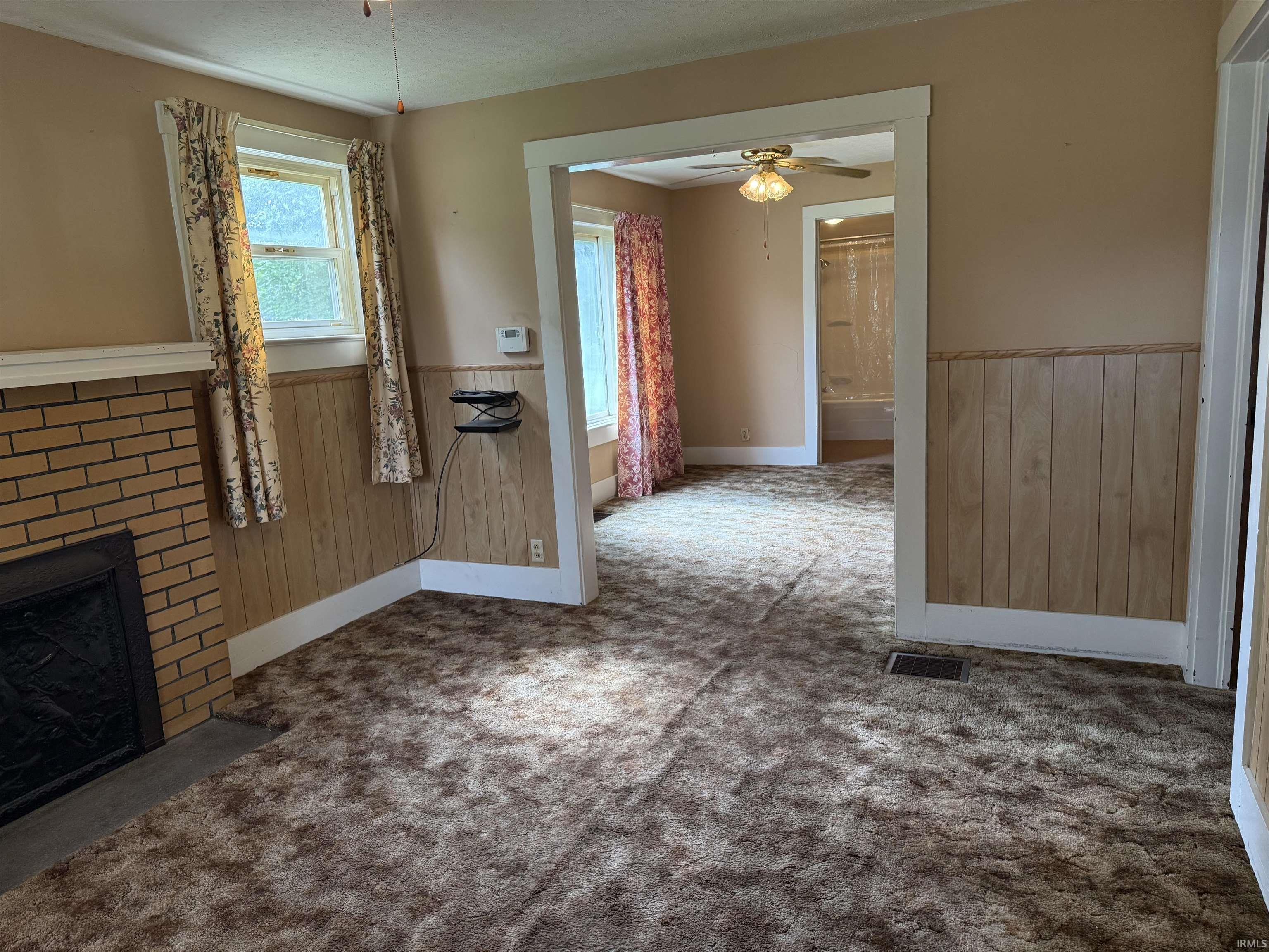 405 E College Street