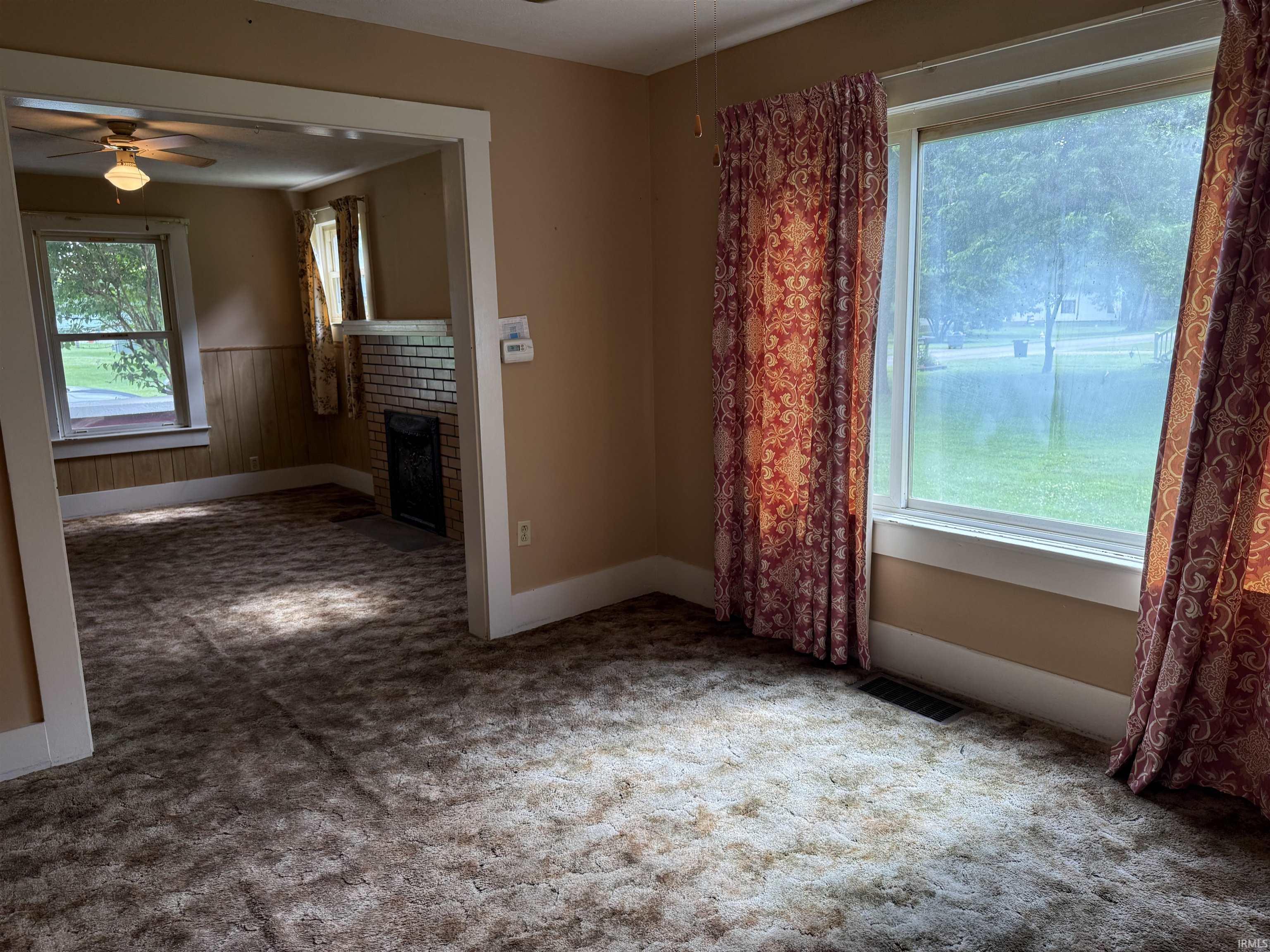 405 E College Street