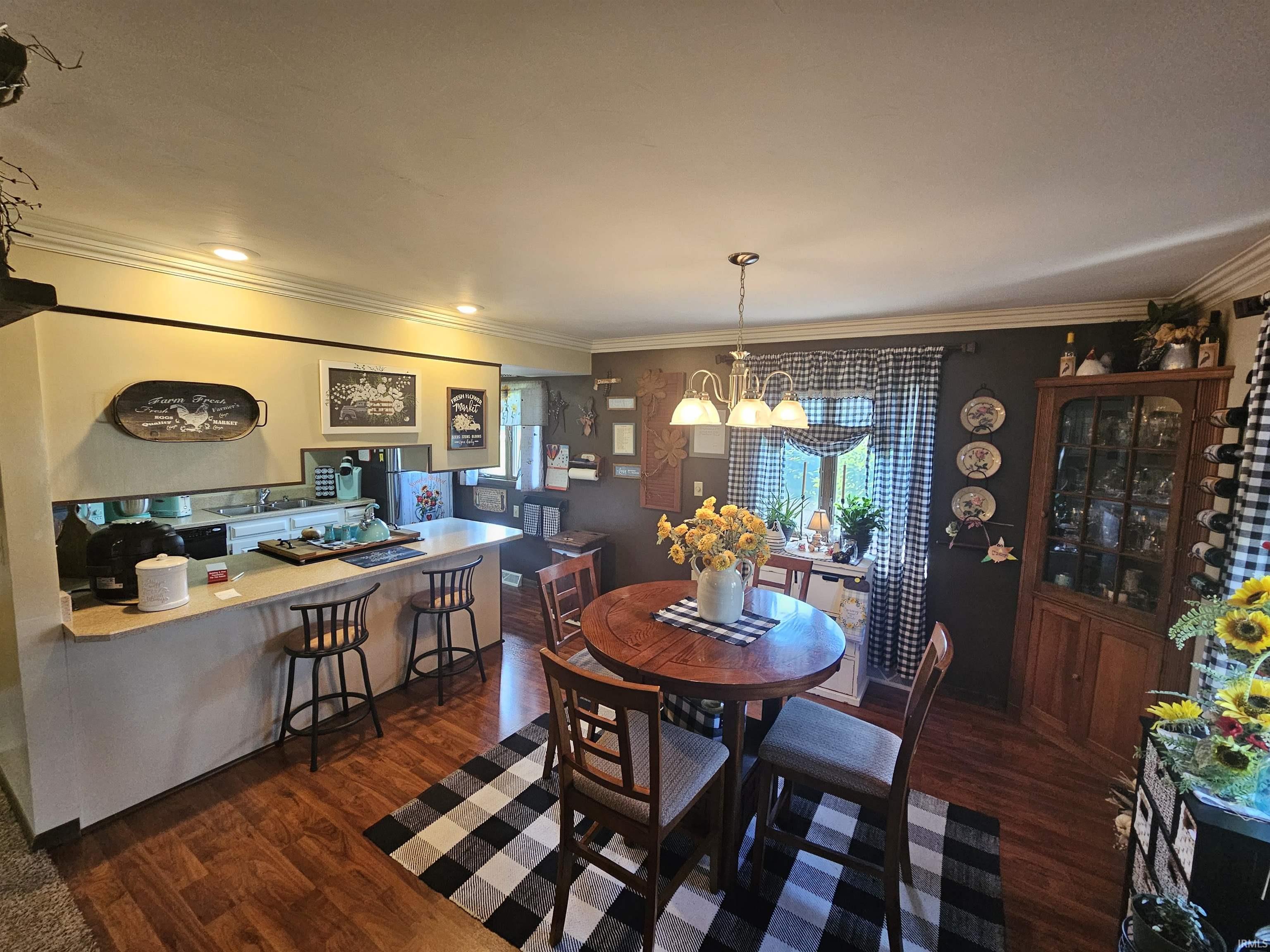 3441 E Warren Circle