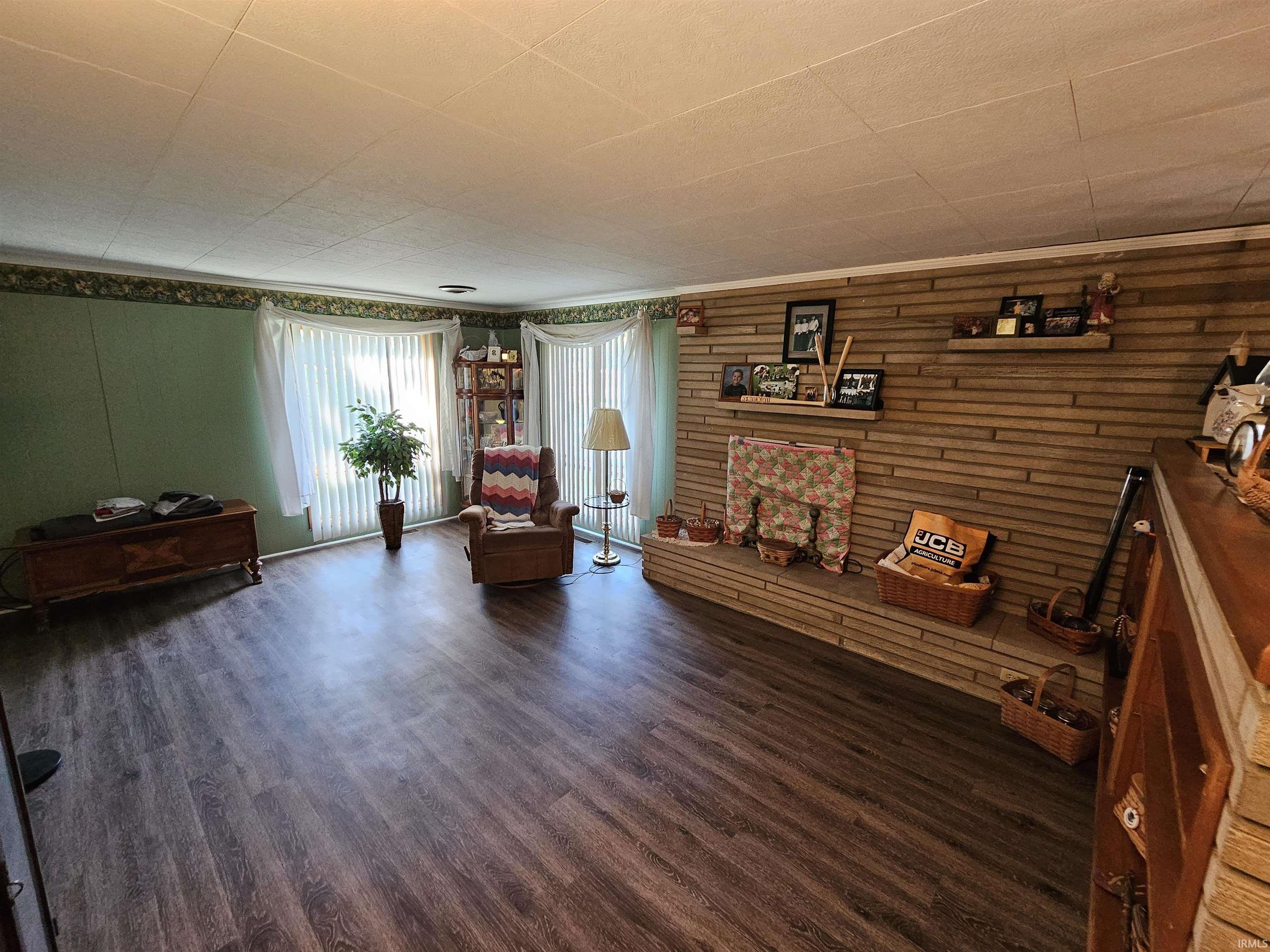 2449 Hillcrest Road