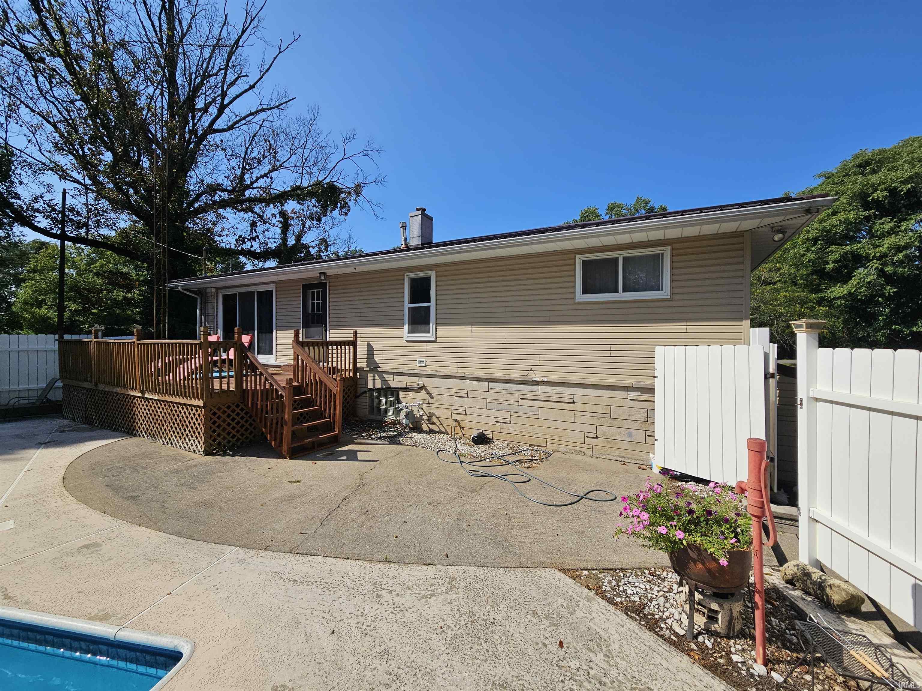 2449 Hillcrest Road