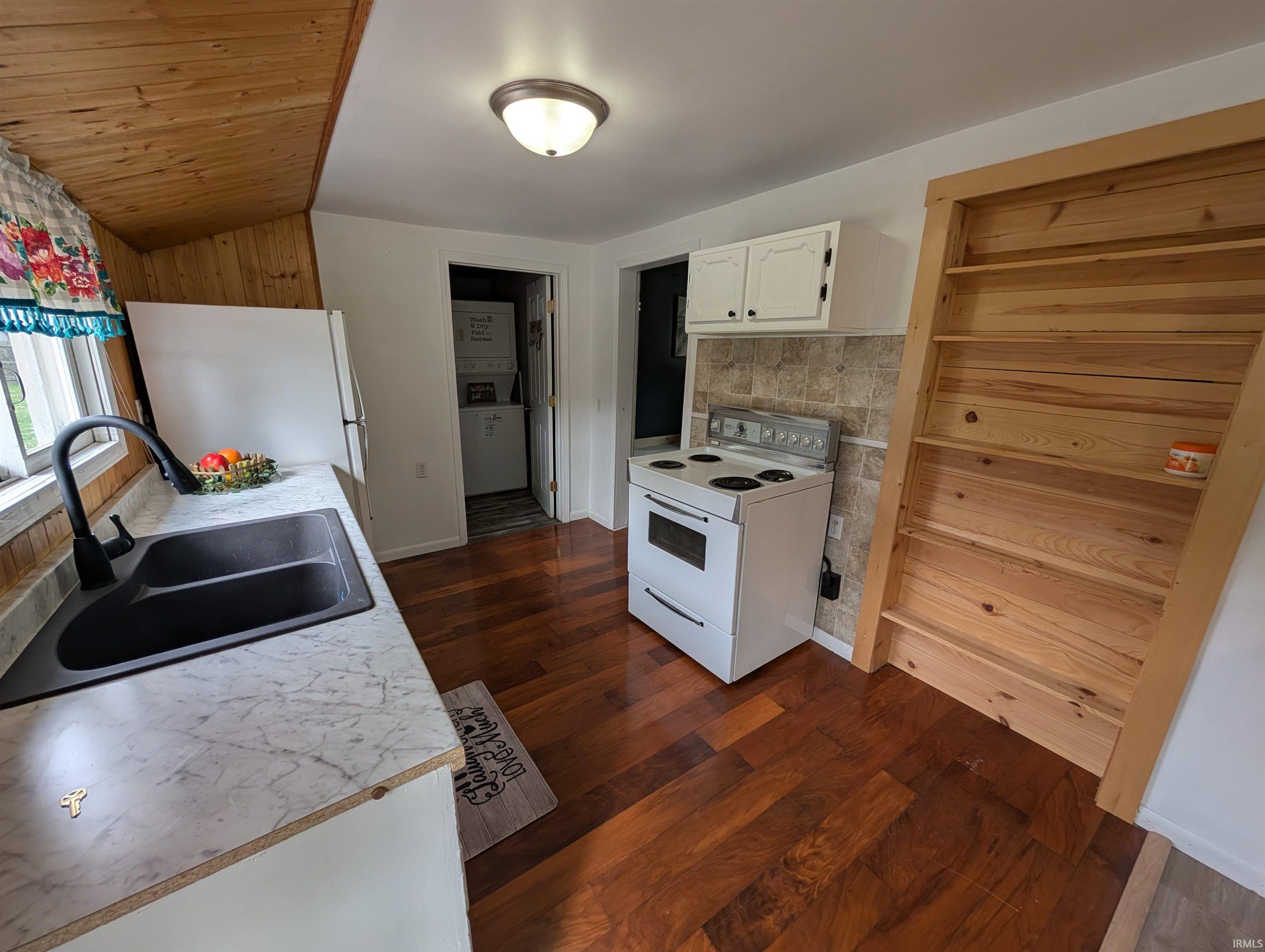 201 W 6th Street