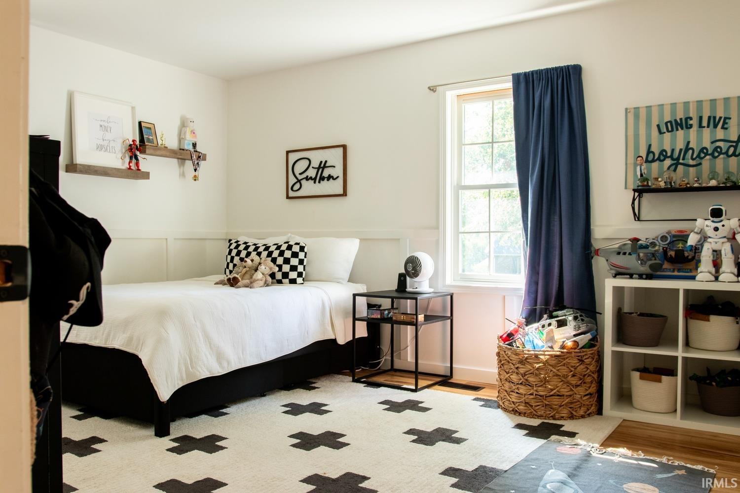 900 N Honeysuckle Lane