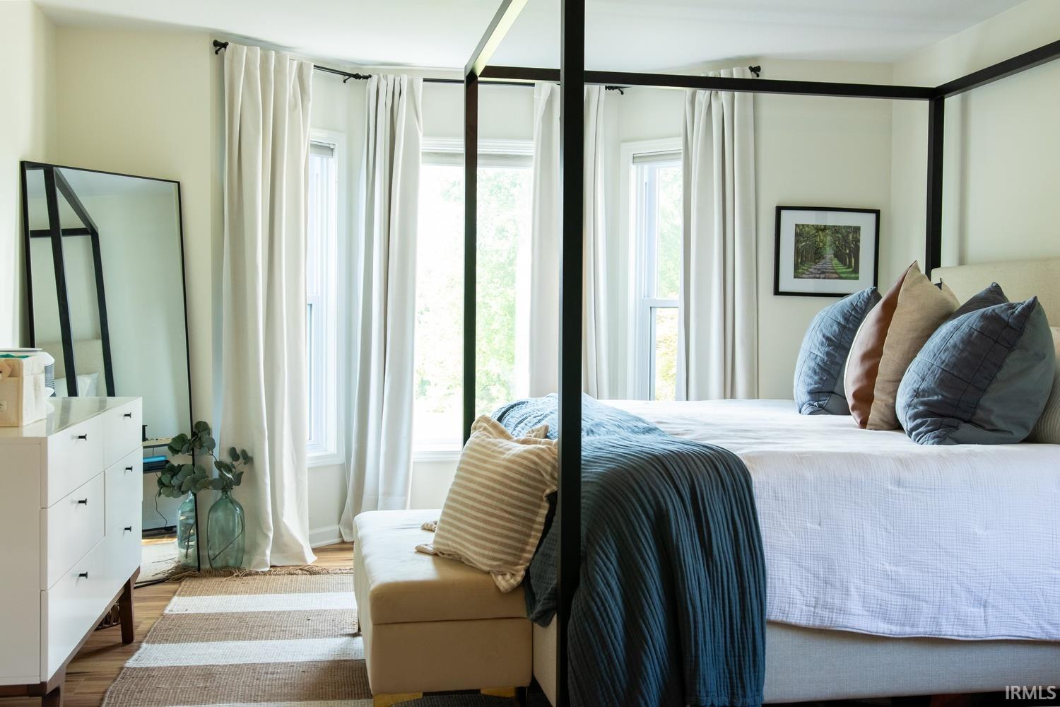 900 N Honeysuckle Lane