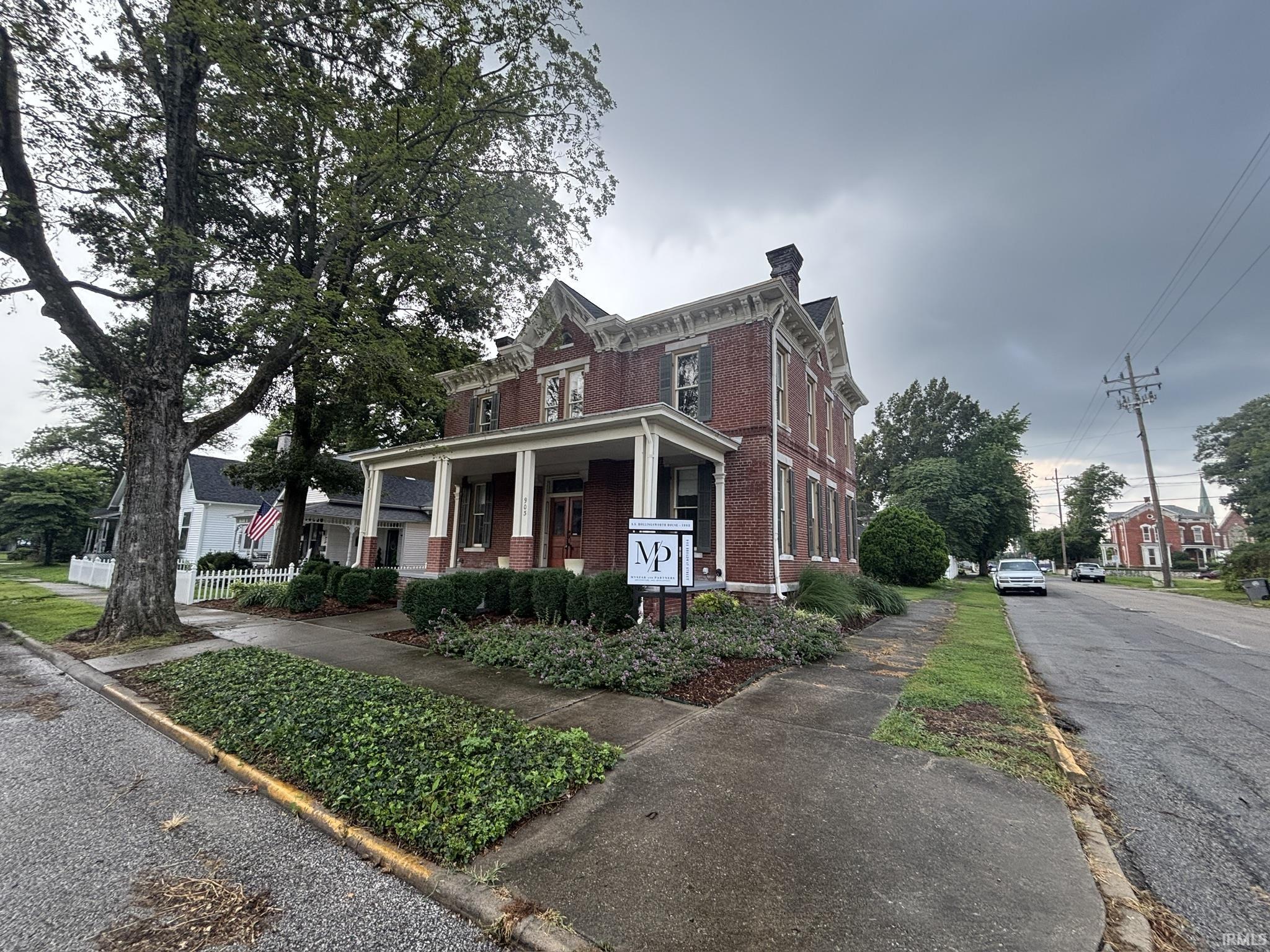 903 Broadway Street