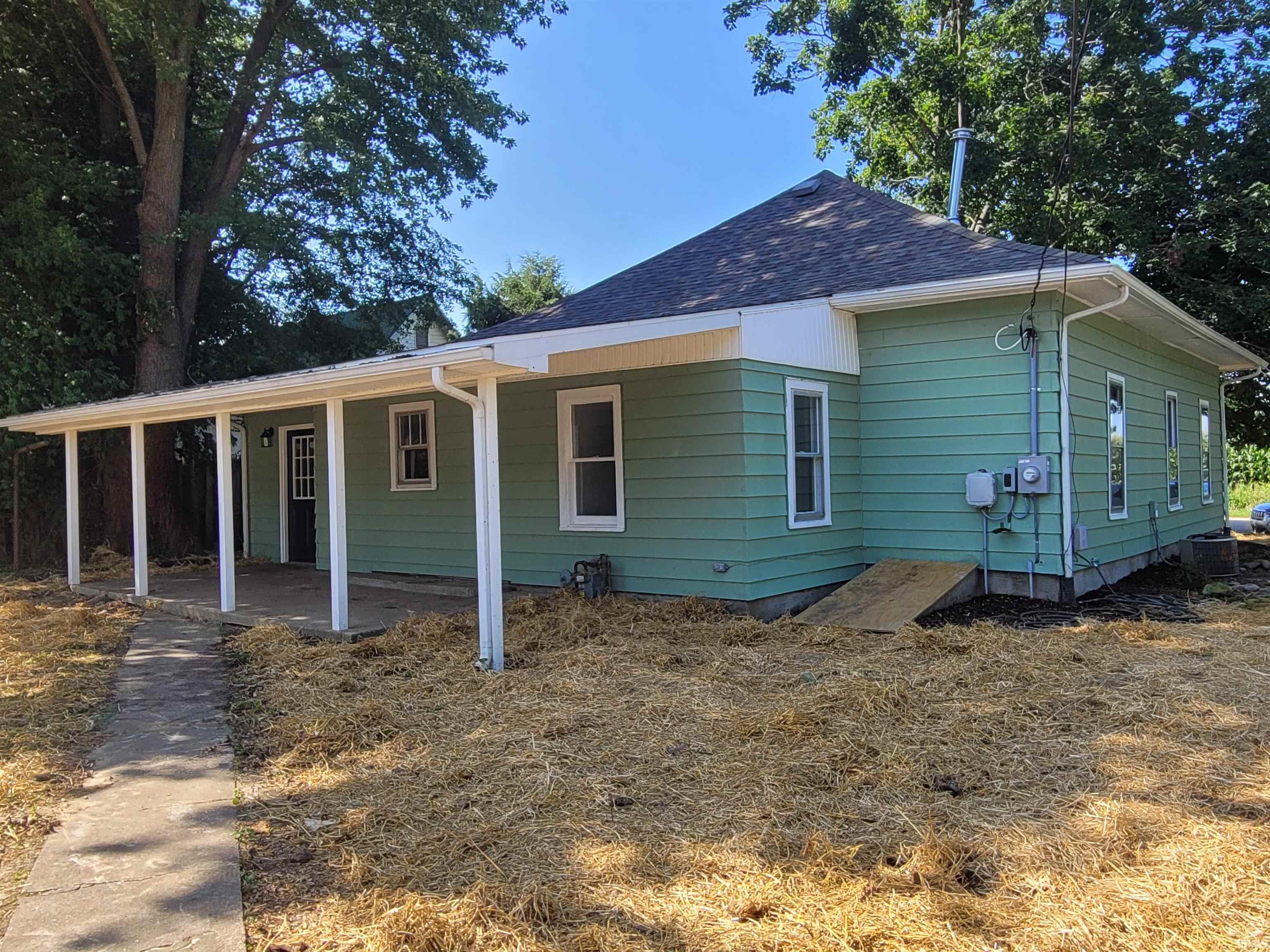 700 E Old Hwy 50
